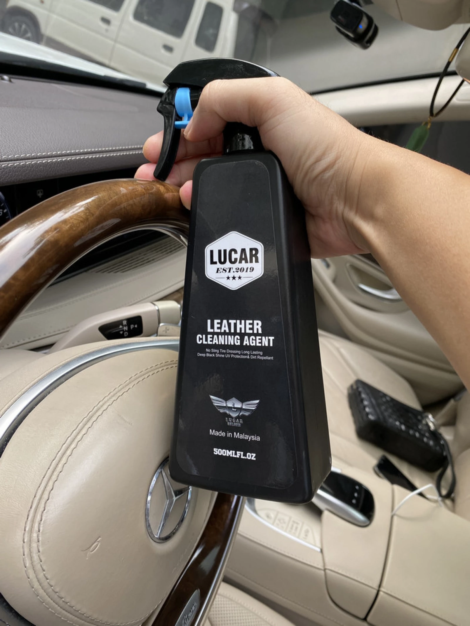 Dung dịch vệ sinh nội thất ô tô LUCAR Leather Cleaning Agent